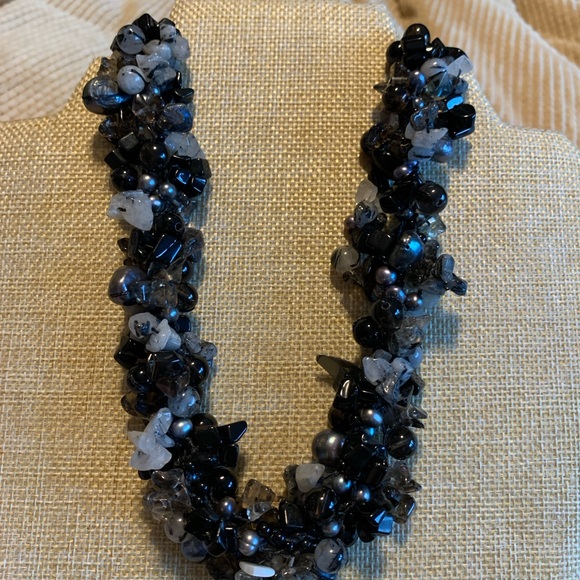 Gorgeous multi strand necklace with Tahitian pearls, gemstones and crystals. - Picture 3 of 12